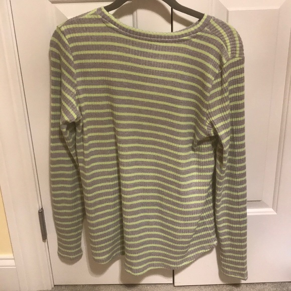 American Eagle Sweater - Picture 2 of 3